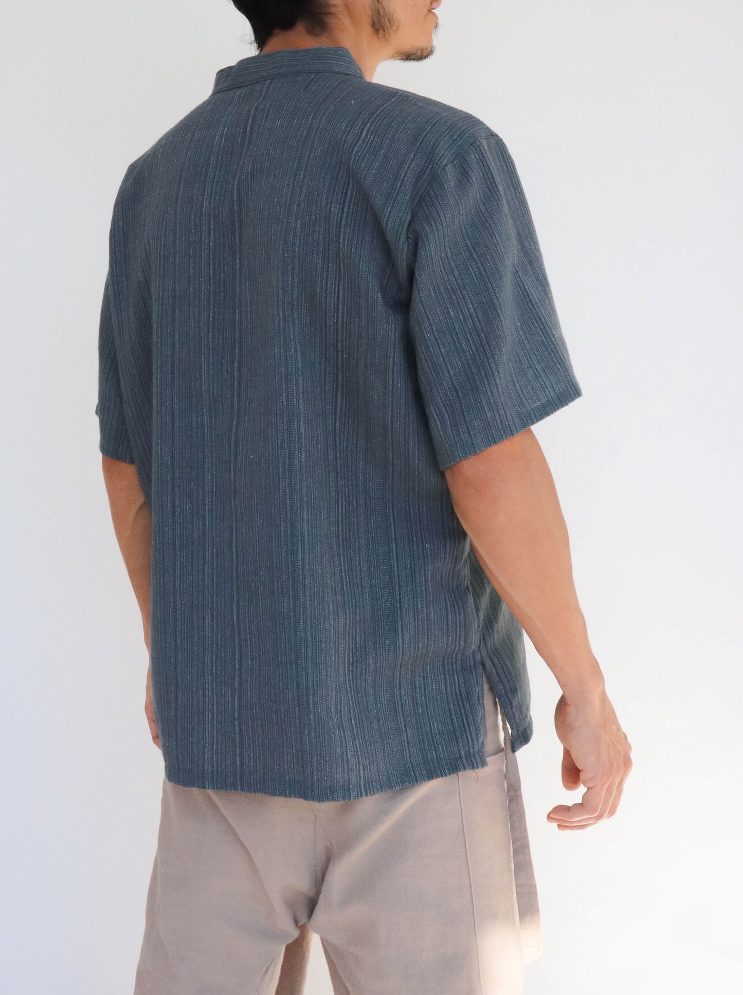 Camisa de algodón de manga corta línea patrón Gris XL - Segunda Vida
