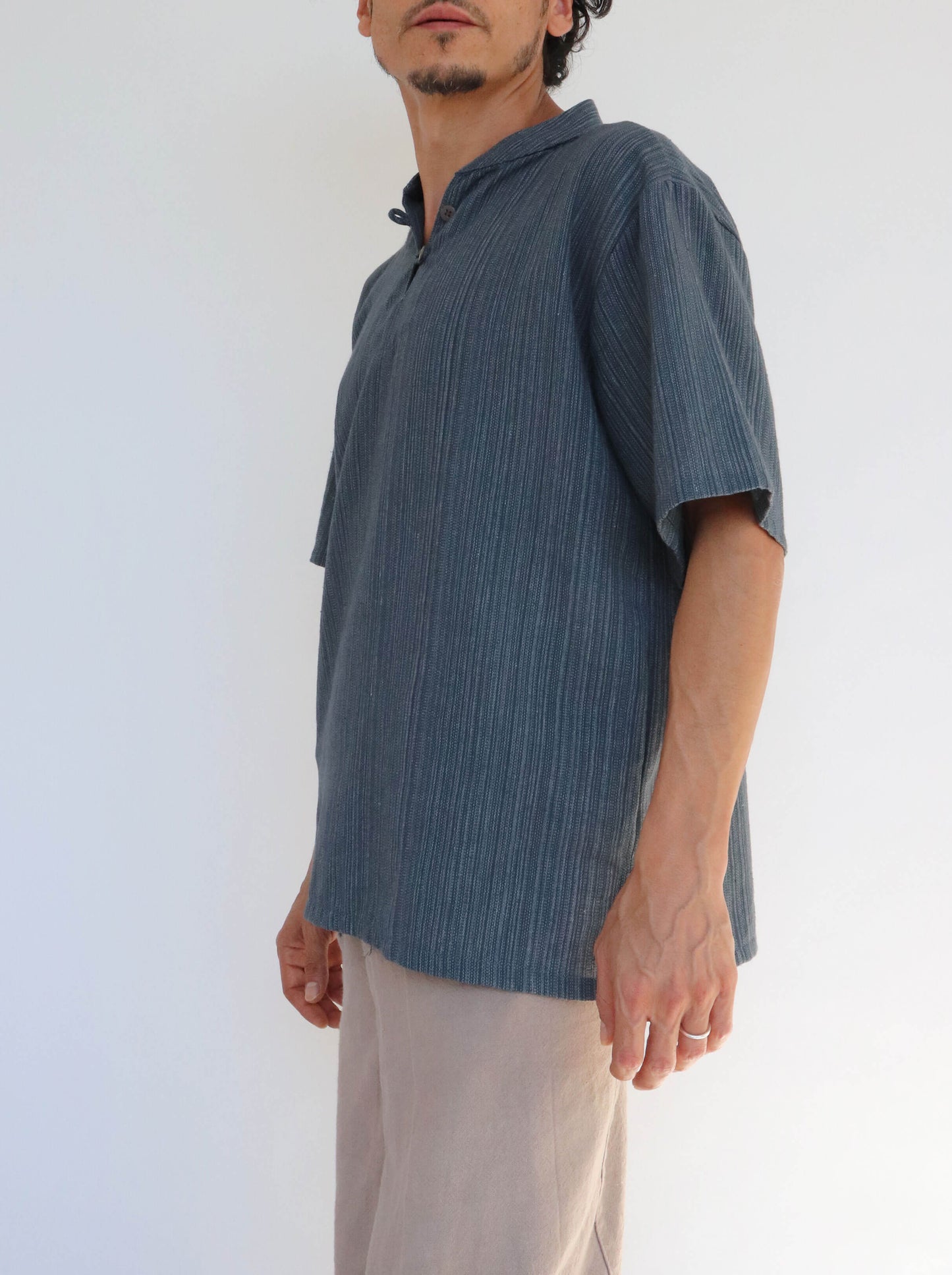 Camisa de algodón de manga corta línea patrón Gris XL - Segunda Vida