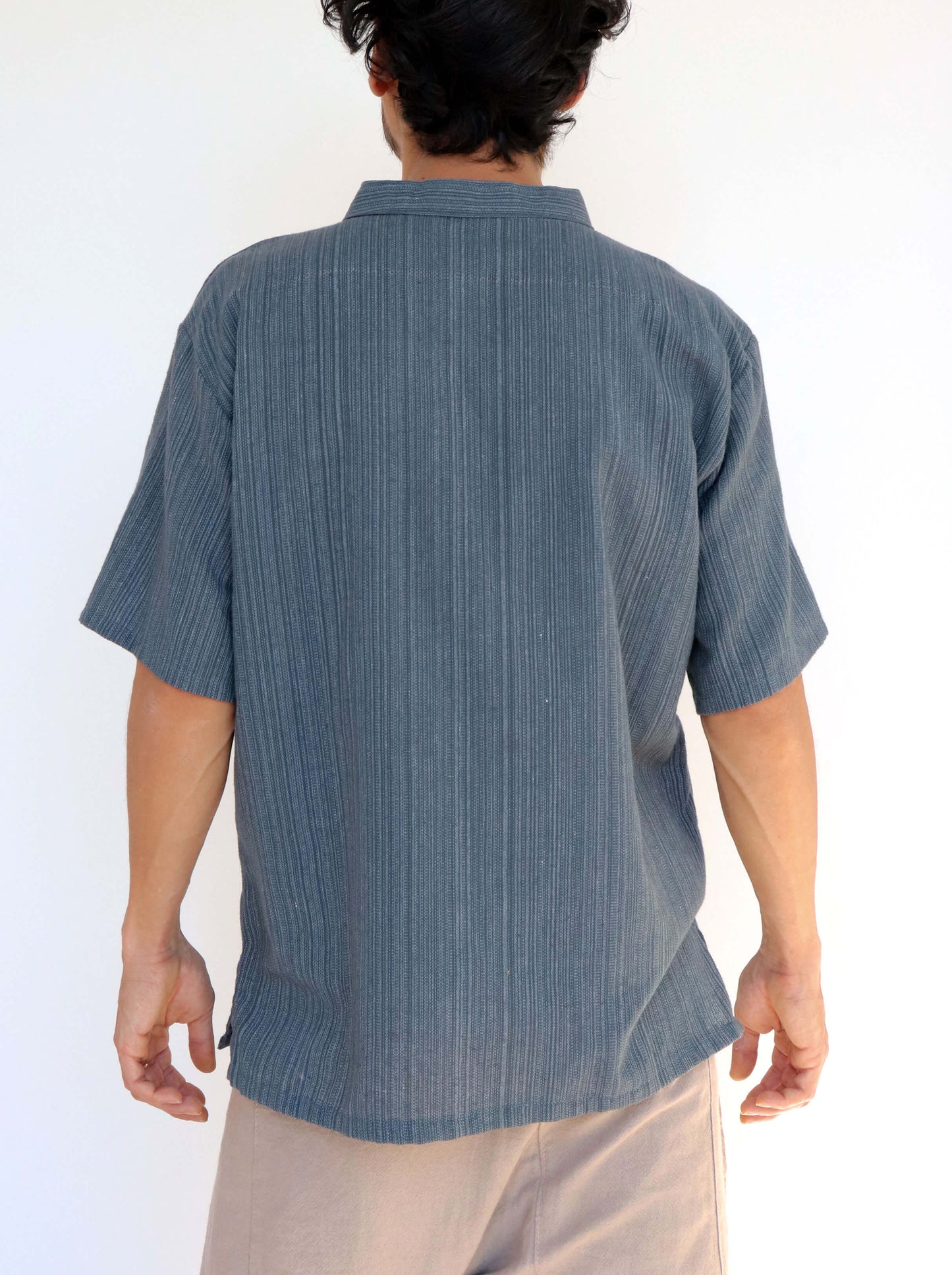 Camisa de algodón de manga corta línea patrón Gris XL - Segunda Vida