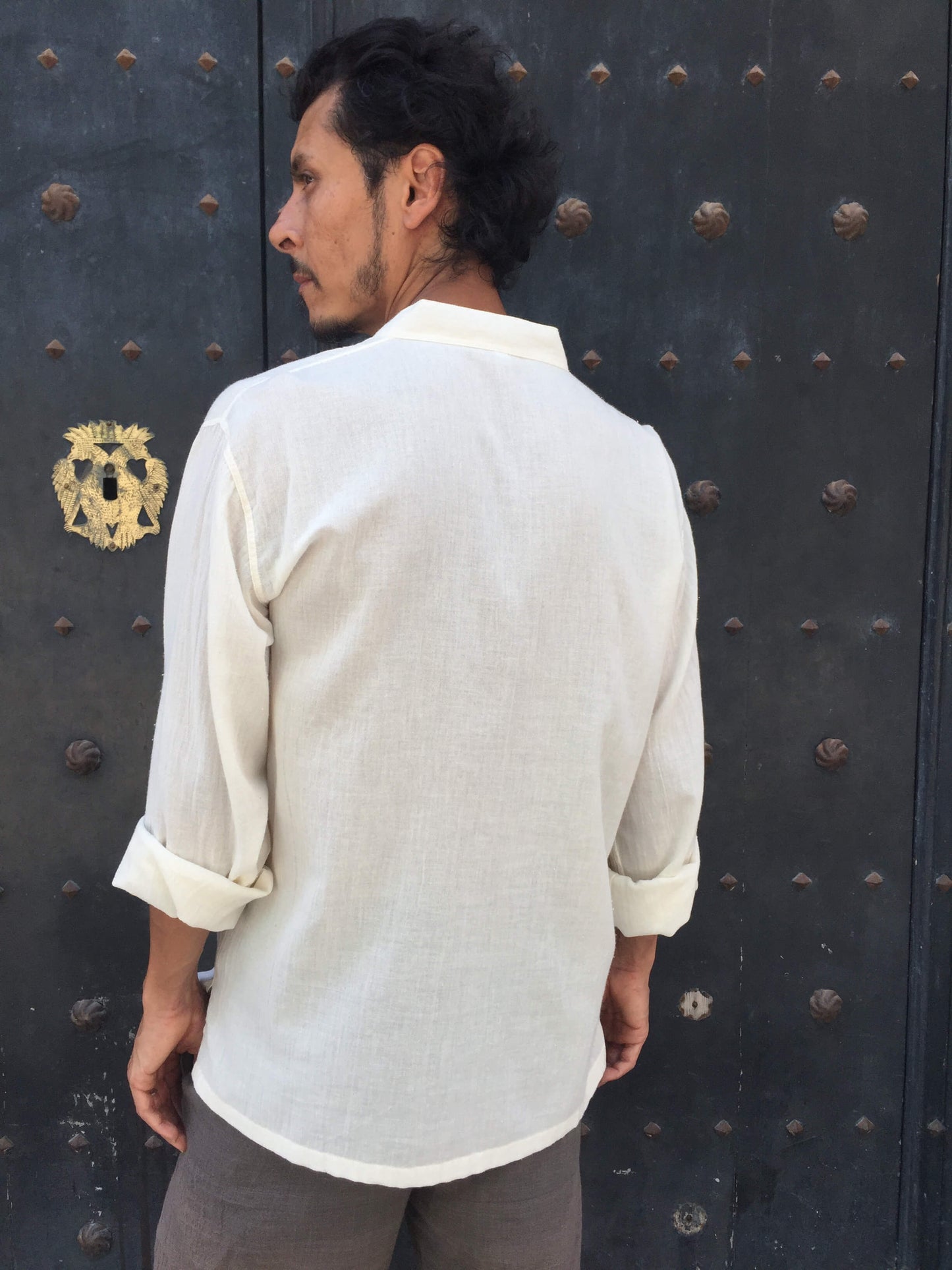 Camisa Kurta de algodón natural con botones de coco - Segunda Vida