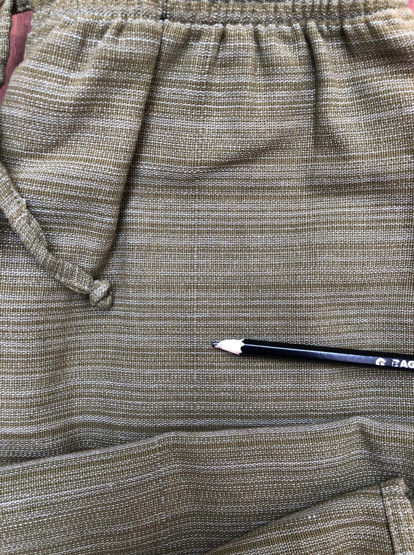 Pantalones Verde Oliva de algodón con cordón y patrón de línea - Segunda Vida