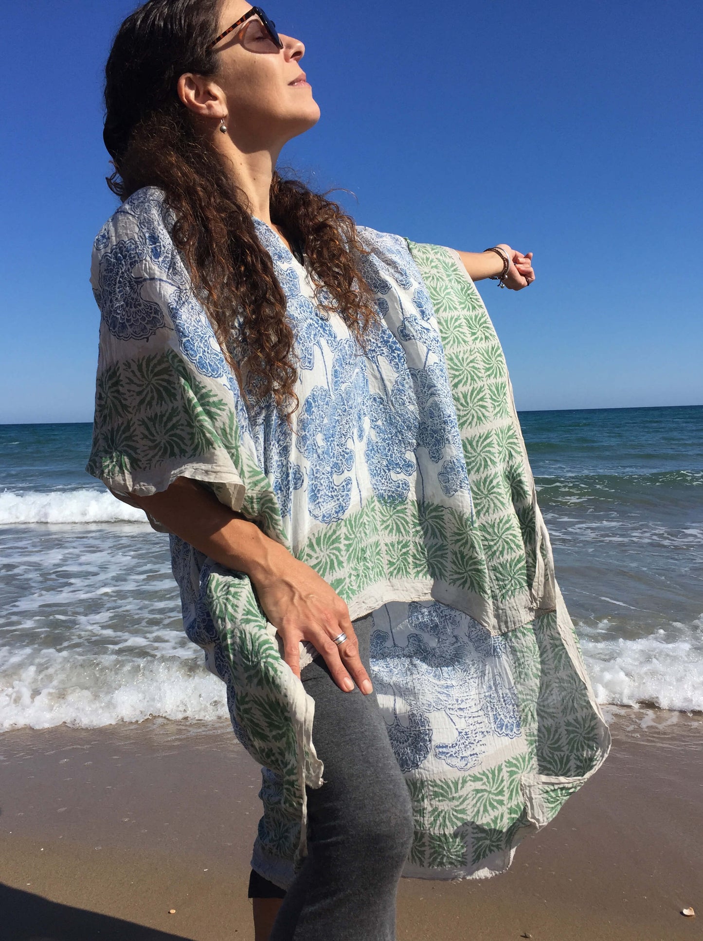 Caftan con Estampados de Bloques de Madera patrón Floral