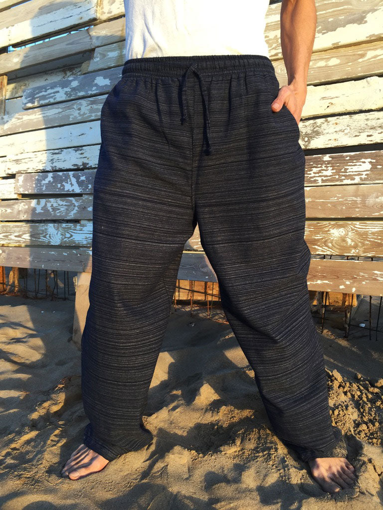 Pantalón Negro de algodón con cordón y patrón de línea