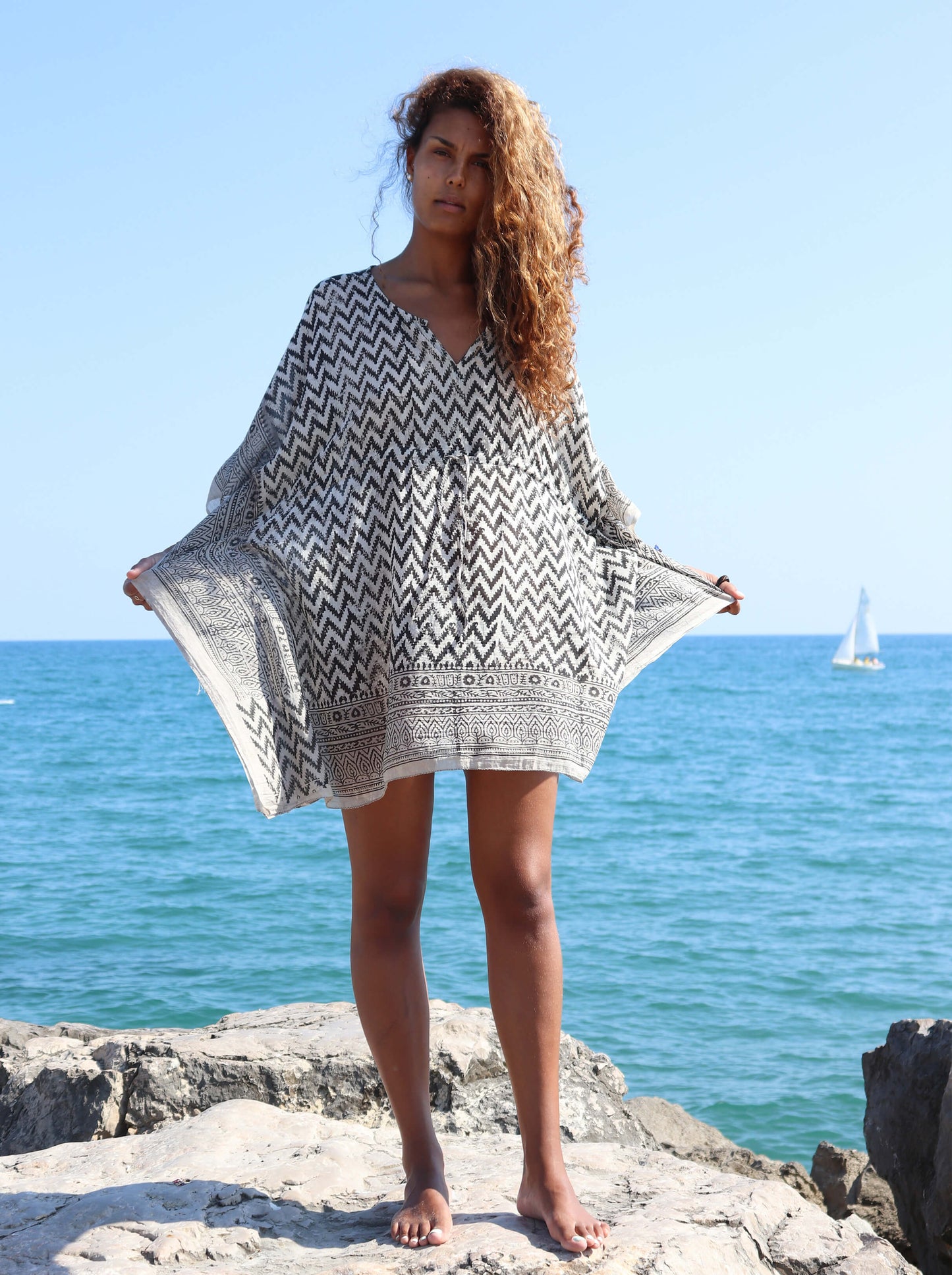 Vestido corto Caftan con Impresión en Madera Tradicional