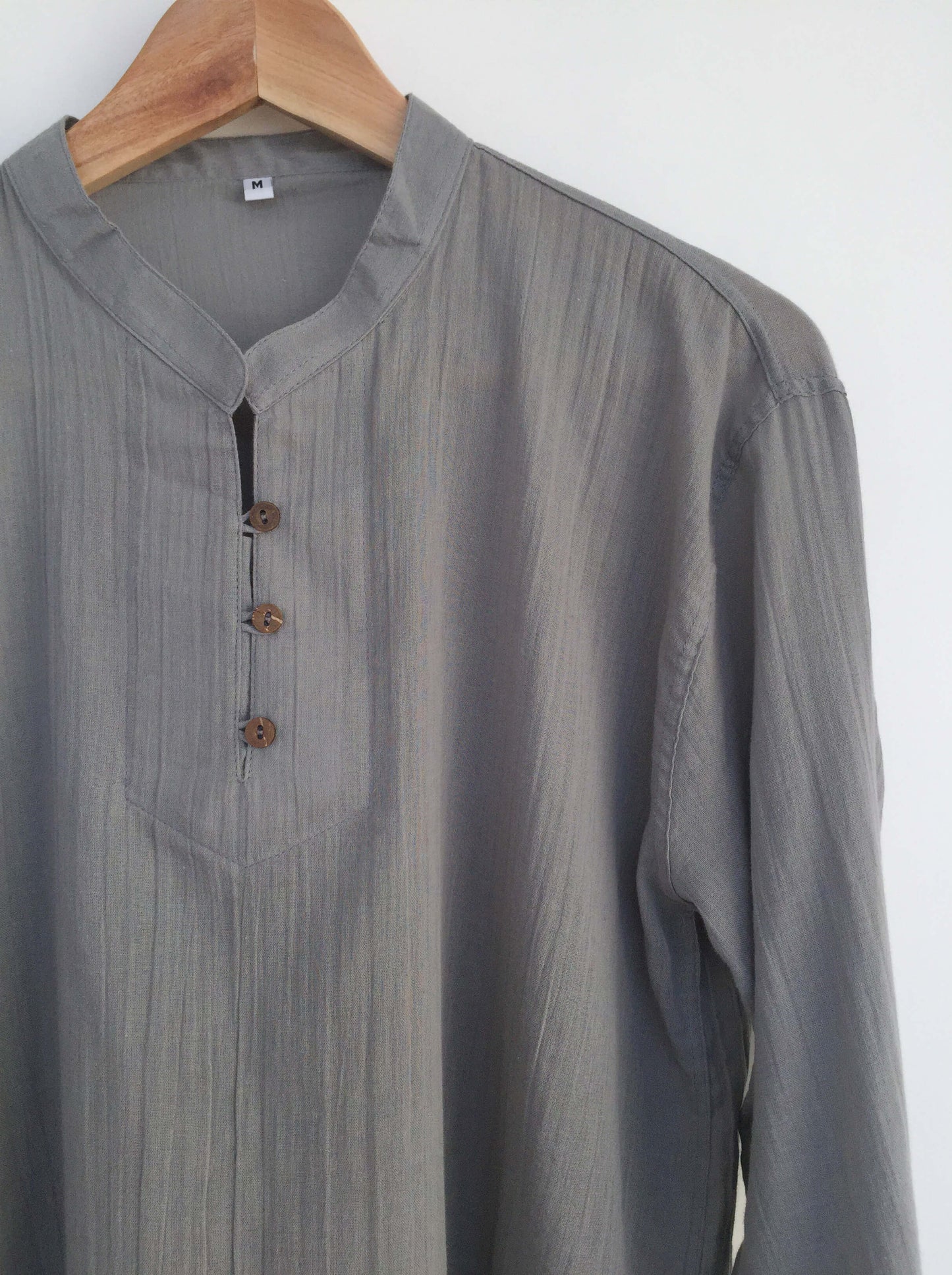 Camisa Gris Kurta de algodón natural con botones de coco