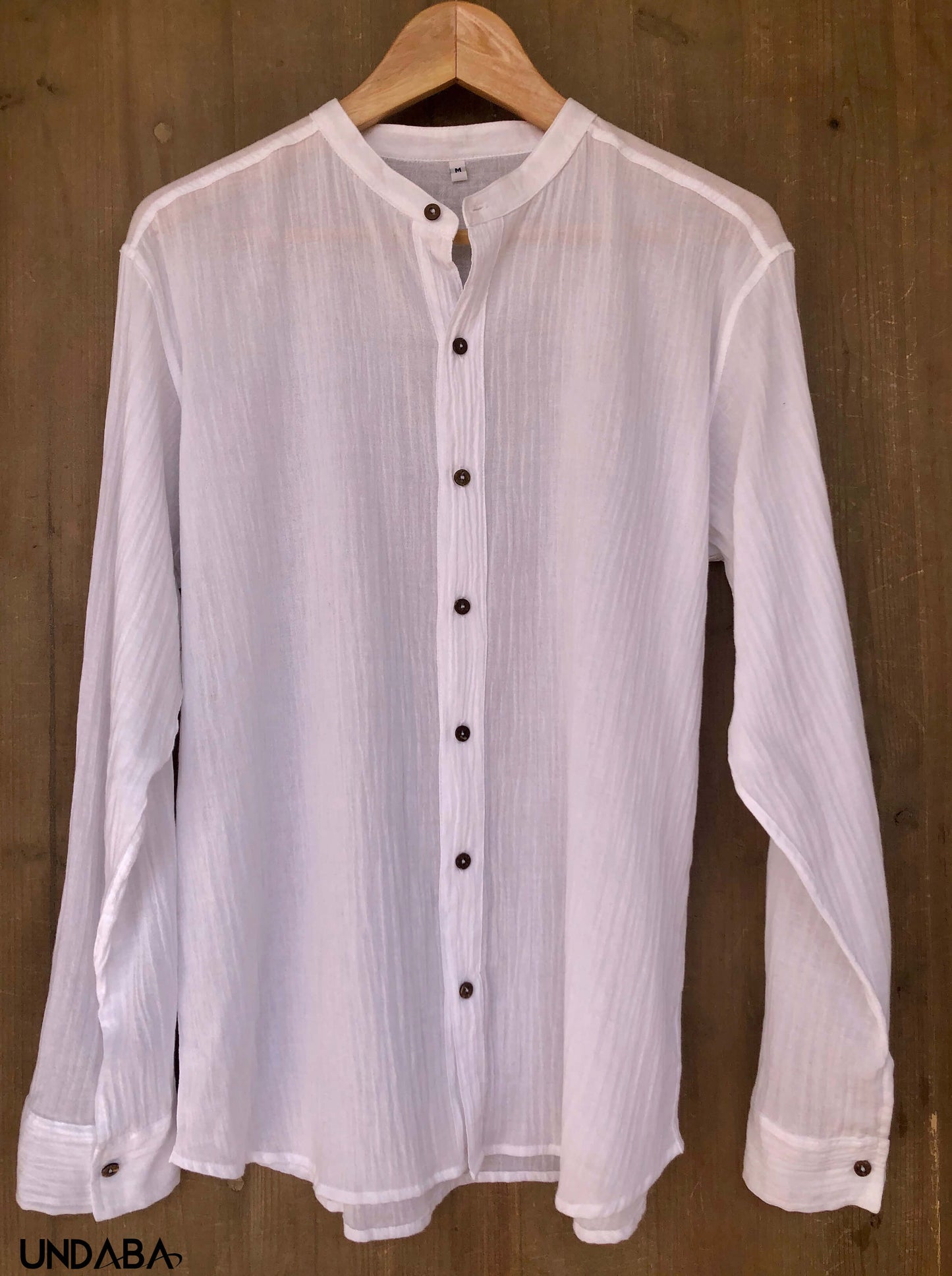 Camisa Blanca de algodón ligero con botones de coco