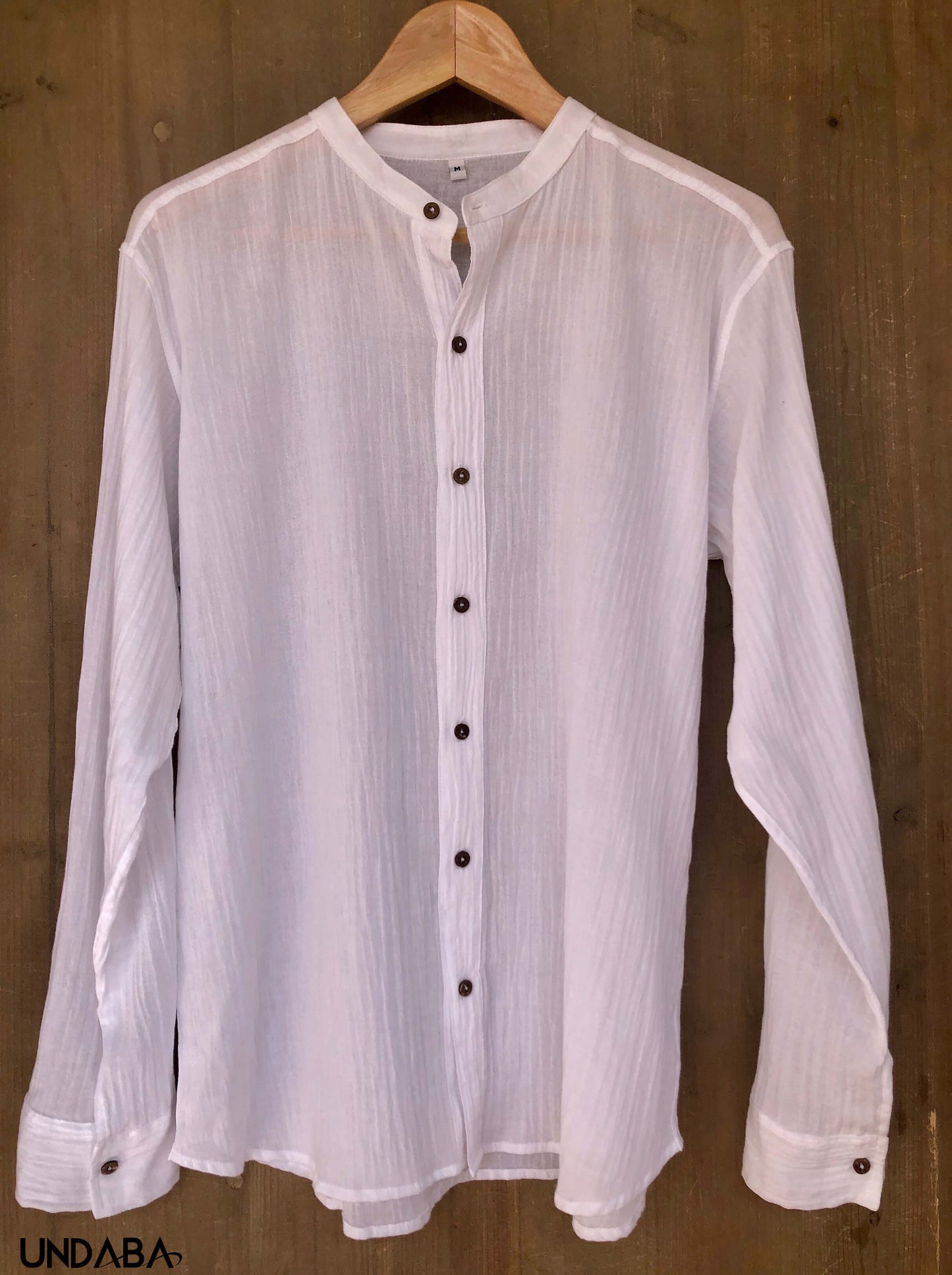 Camisa Blanca de algodón ligero con botones de coco