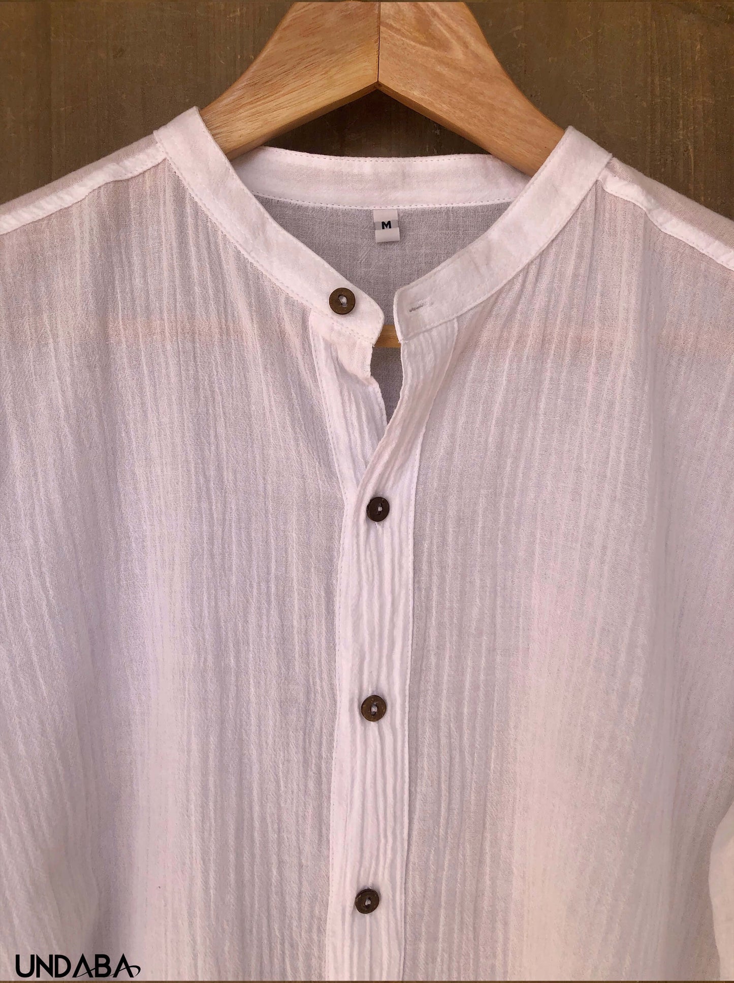 Camisa Blanca de algodón ligero con botones de coco