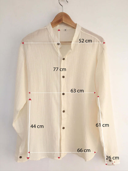 Camisa de algodón natural ligero con botones de coco