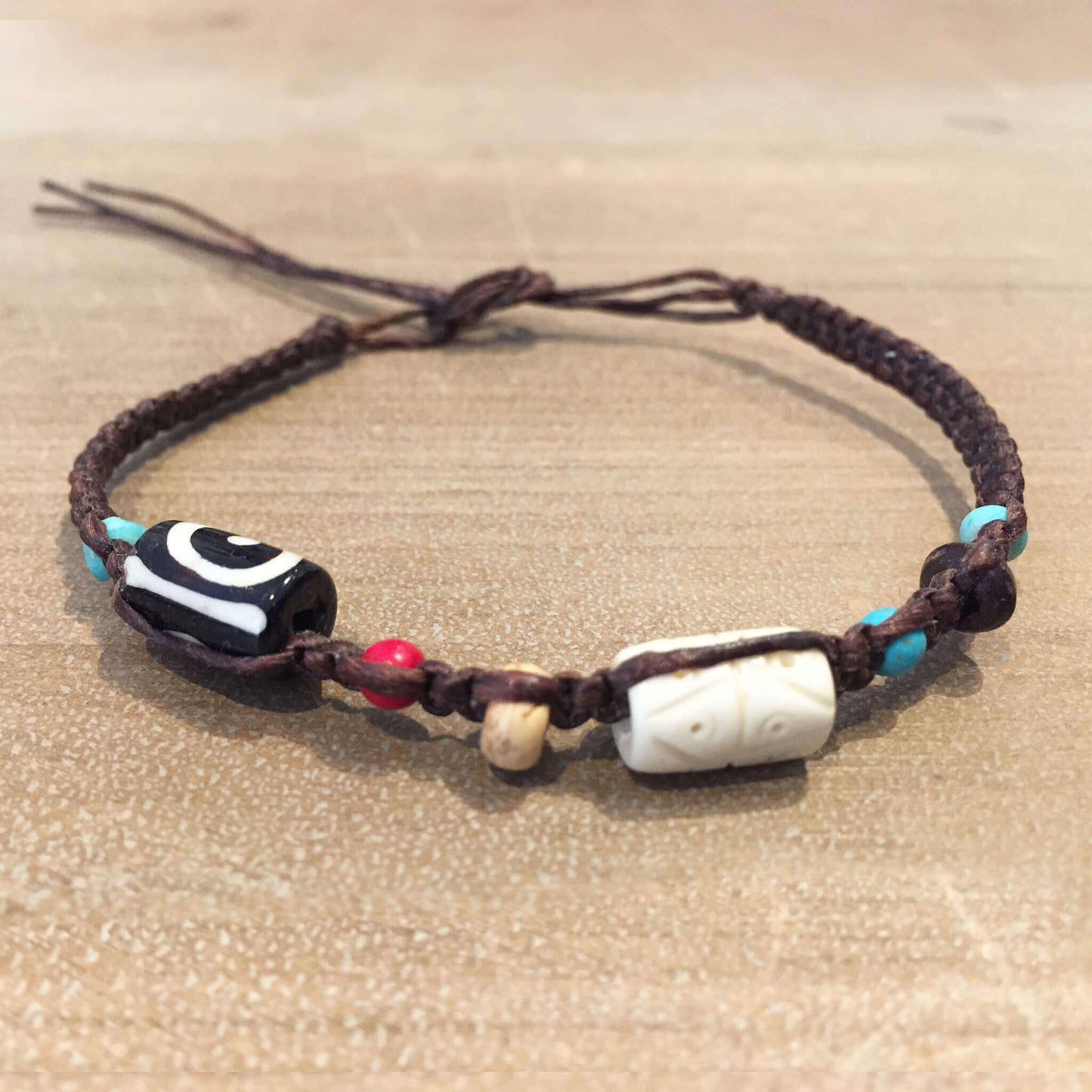 Pulsera de cuentas mezclada con hueso batik bohemio