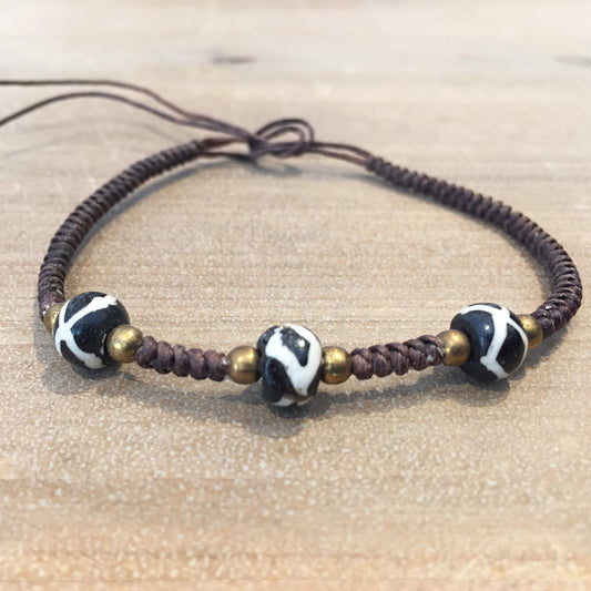 Pulsera tejida de hematita con 3 cuentas de piedra