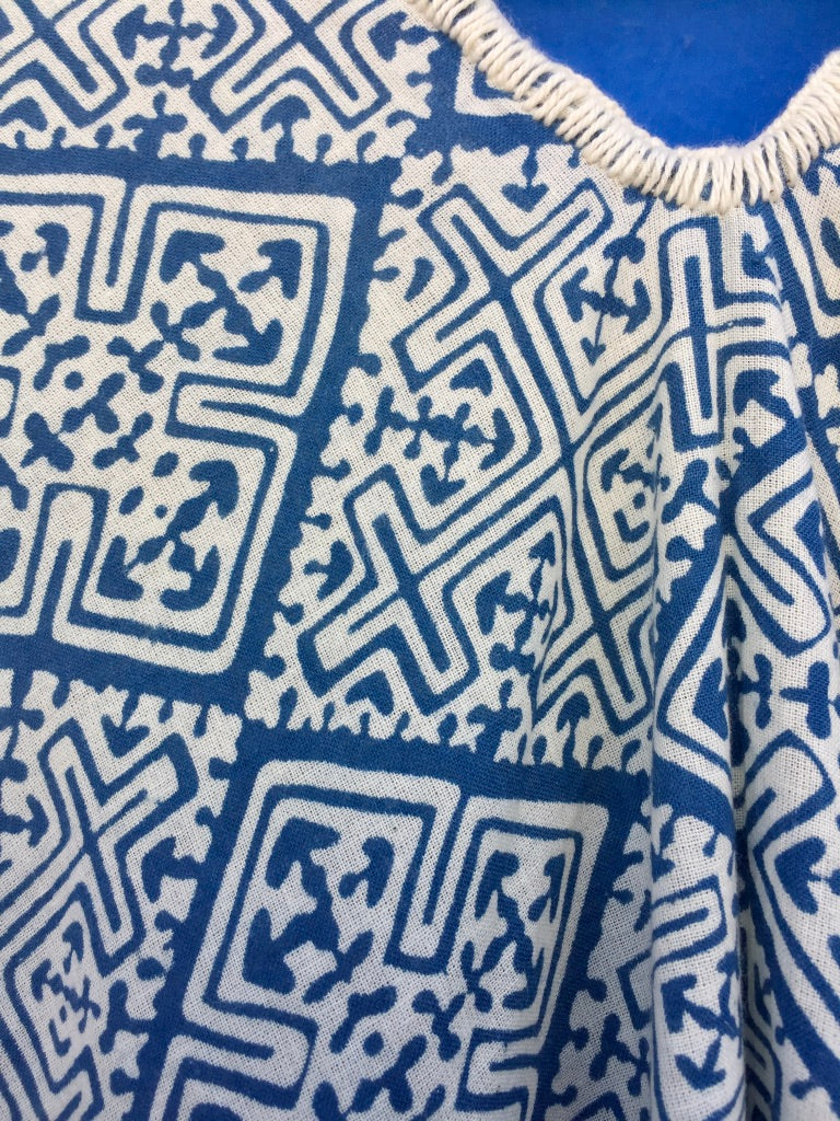 Caftan con estampado en Madera Indigo